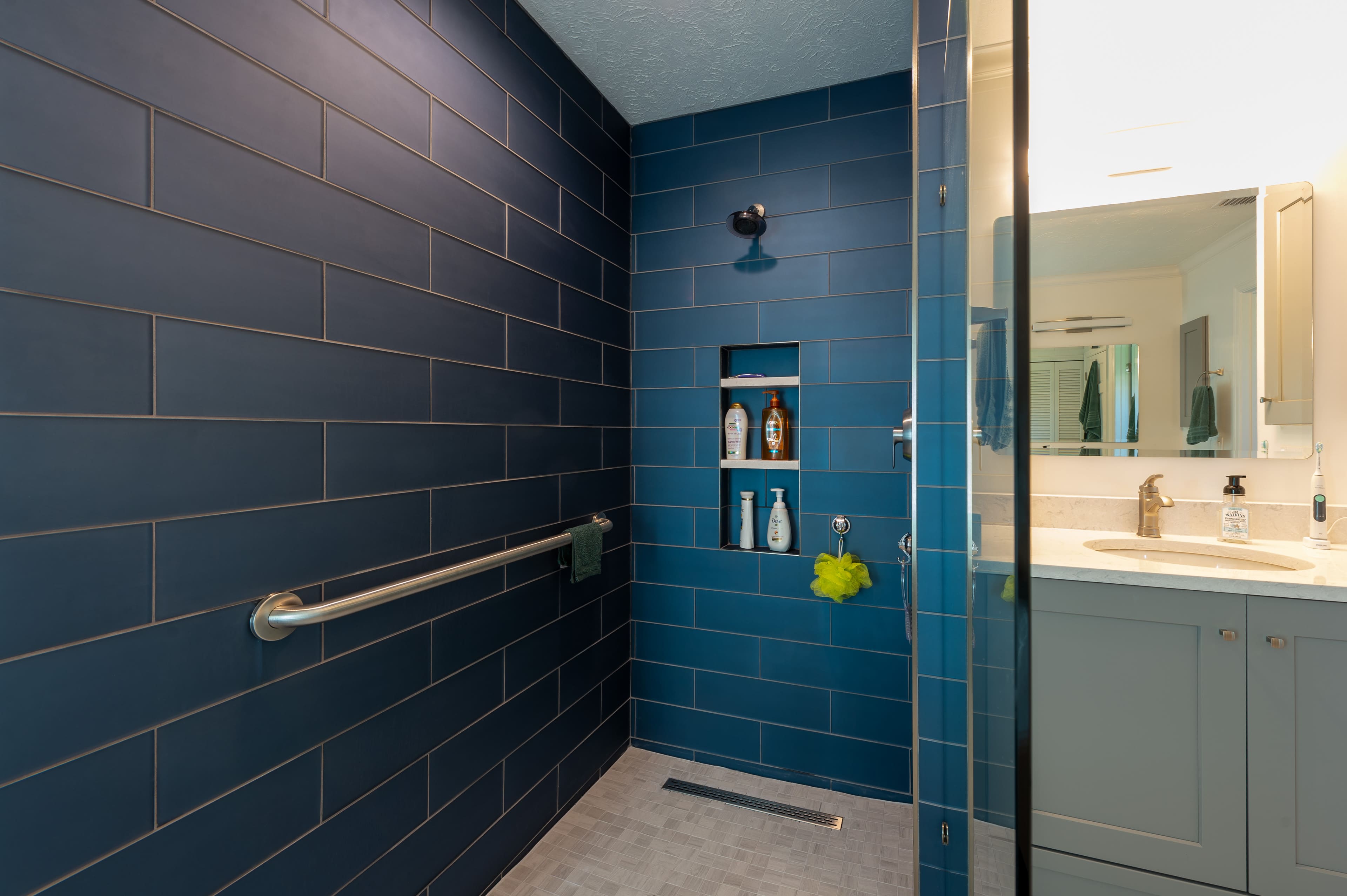 Modern Bathroom Remodel Pictures 2022